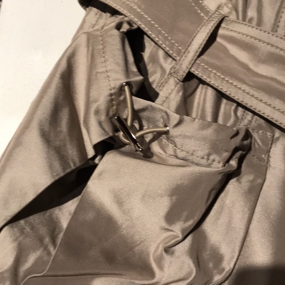 Great little European styled jacket. Size 4. - Picture 8 of 9